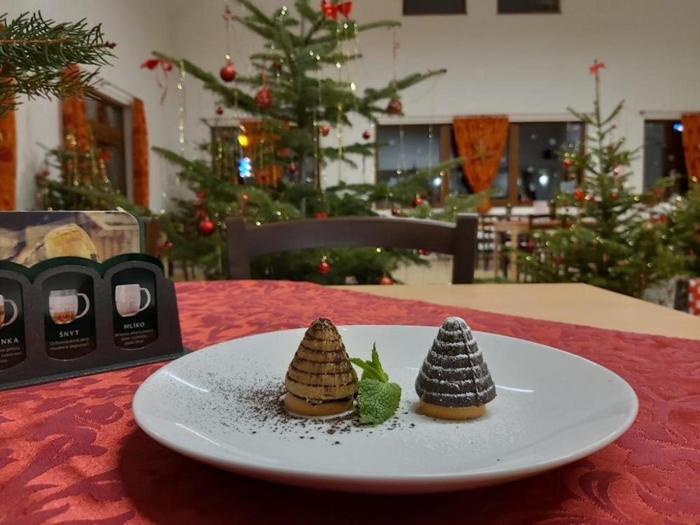 Pension A Restaurace U Sousedu Strazny Bagian luar foto